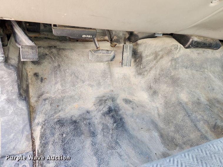 image for item JB9725 1999 Ford F550 Super Duty  box truck