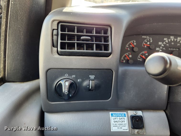 image for item JB9725 1999 Ford F550 Super Duty  box truck