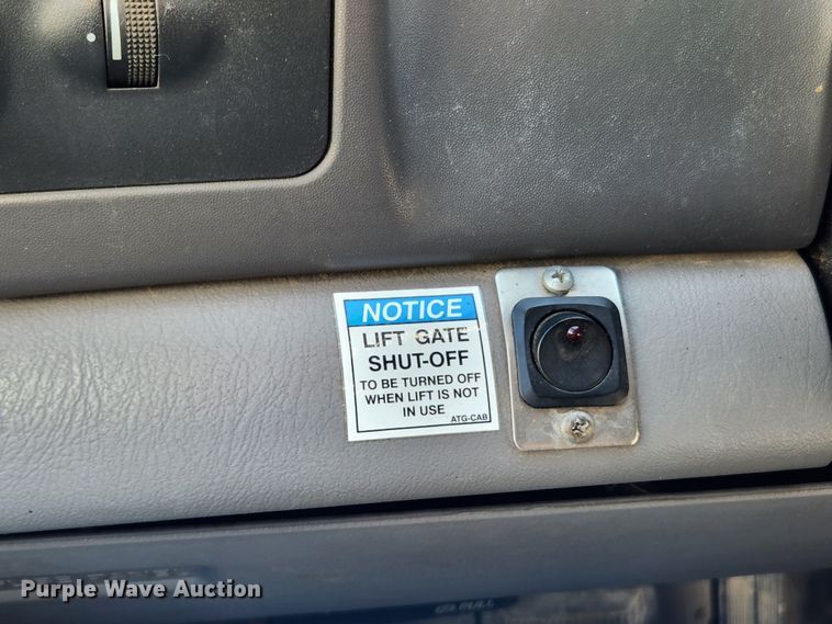 image for item JB9725 1999 Ford F550 Super Duty  box truck