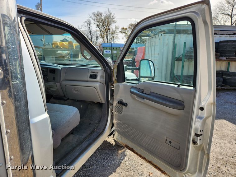 image for item JB9725 1999 Ford F550 Super Duty  box truck