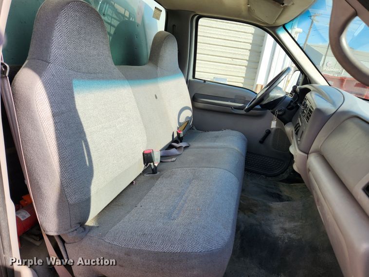 image for item JB9725 1999 Ford F550 Super Duty  box truck