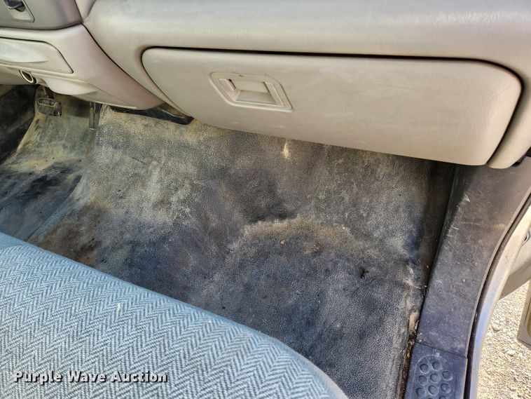 image for item JB9725 1999 Ford F550 Super Duty  box truck