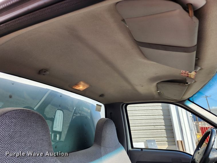 image for item JB9725 1999 Ford F550 Super Duty  box truck