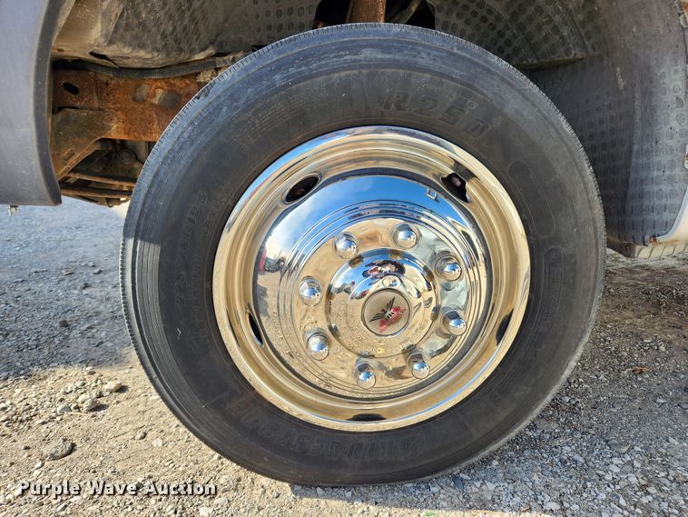 image for item JB9725 1999 Ford F550 Super Duty  box truck