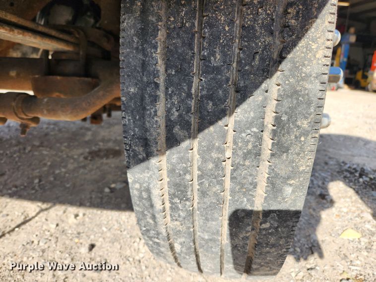 image for item JB9725 1999 Ford F550 Super Duty  box truck