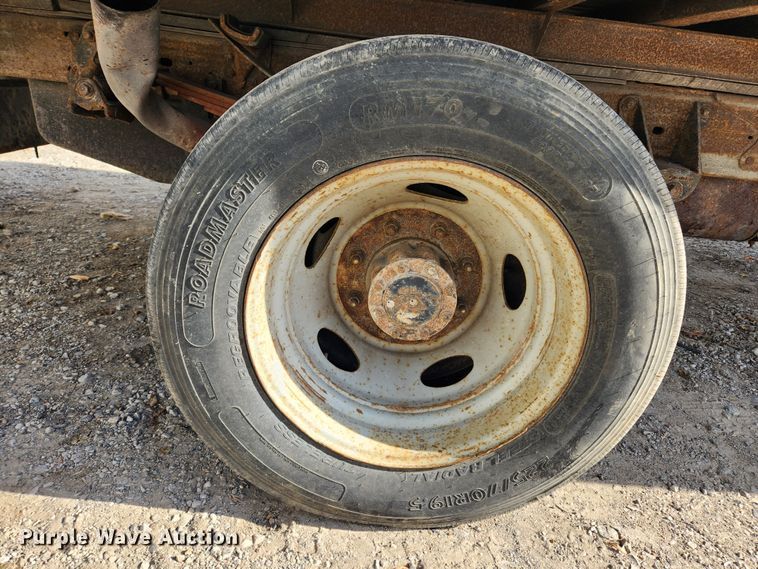 image for item JB9725 1999 Ford F550 Super Duty  box truck