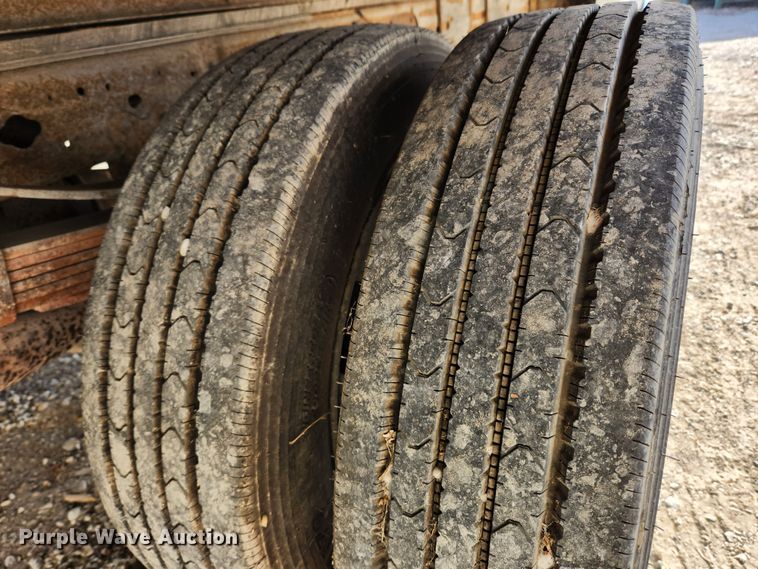 image for item JB9725 1999 Ford F550 Super Duty  box truck