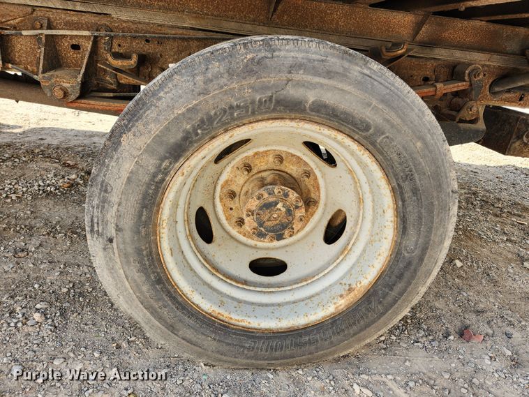 image for item JB9725 1999 Ford F550 Super Duty  box truck