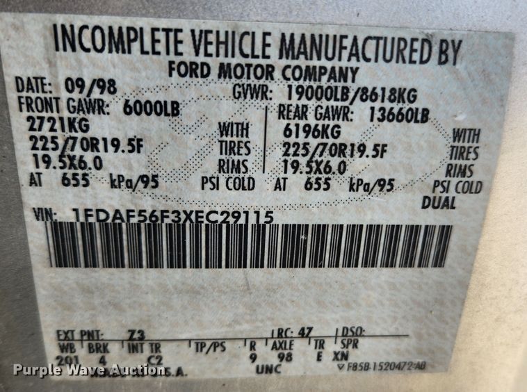 image for item JB9725 1999 Ford F550 Super Duty  box truck