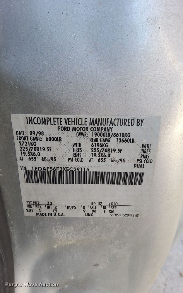 image for item JB9725 1999 Ford F550 Super Duty  box truck