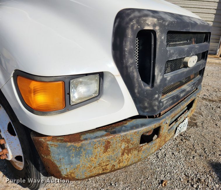 image for item JB9726 2004 Ford F650 Super Duty XL  flatbed truck