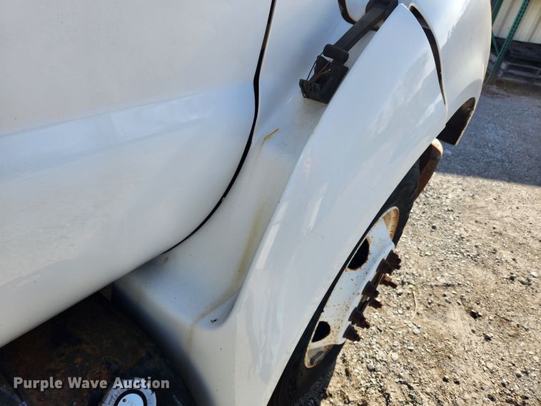 image for item JB9726 2004 Ford F650 Super Duty XL  flatbed truck