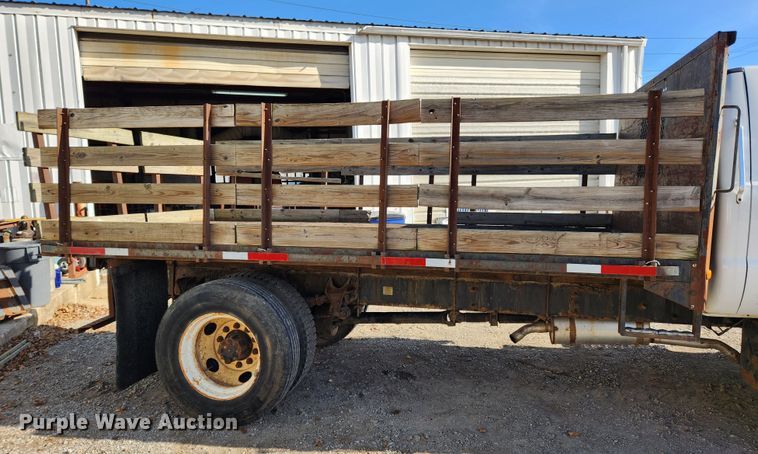 image for item JB9726 2004 Ford F650 Super Duty XL  flatbed truck