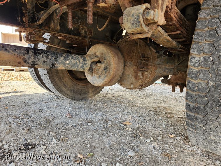 image for item JB9726 2004 Ford F650 Super Duty XL  flatbed truck