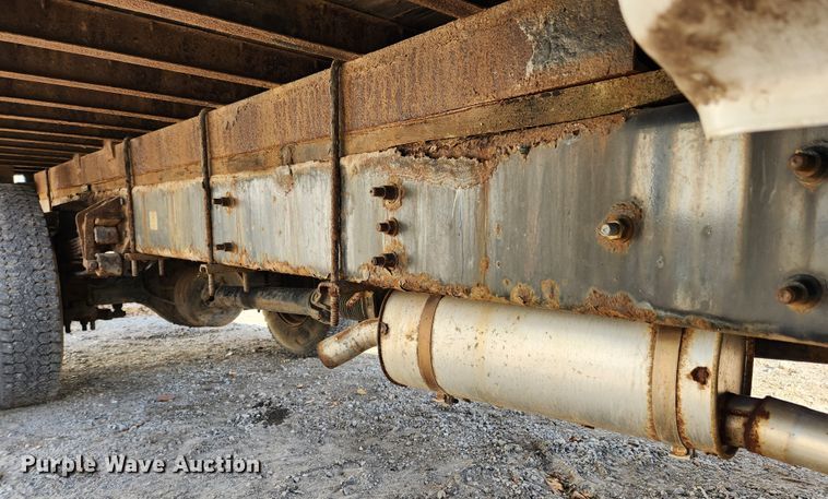 image for item JB9726 2004 Ford F650 Super Duty XL  flatbed truck