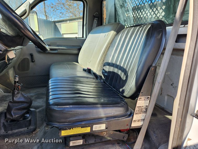 image for item JB9726 2004 Ford F650 Super Duty XL  flatbed truck