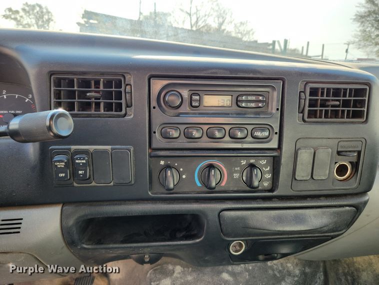 image for item JB9726 2004 Ford F650 Super Duty XL  flatbed truck