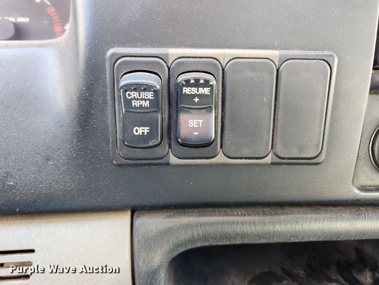 image for item JB9726 2004 Ford F650 Super Duty XL  flatbed truck