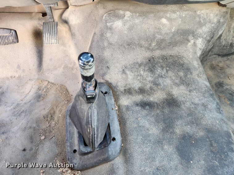 image for item JB9726 2004 Ford F650 Super Duty XL  flatbed truck