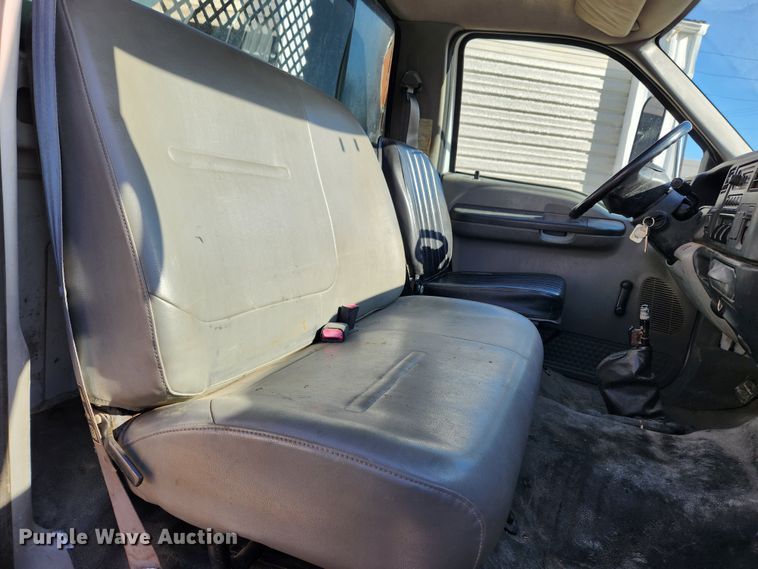 image for item JB9726 2004 Ford F650 Super Duty XL  flatbed truck