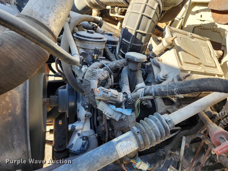 image for item JB9726 2004 Ford F650 Super Duty XL  flatbed truck