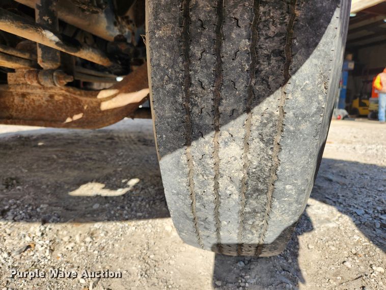 image for item JB9726 2004 Ford F650 Super Duty XL  flatbed truck