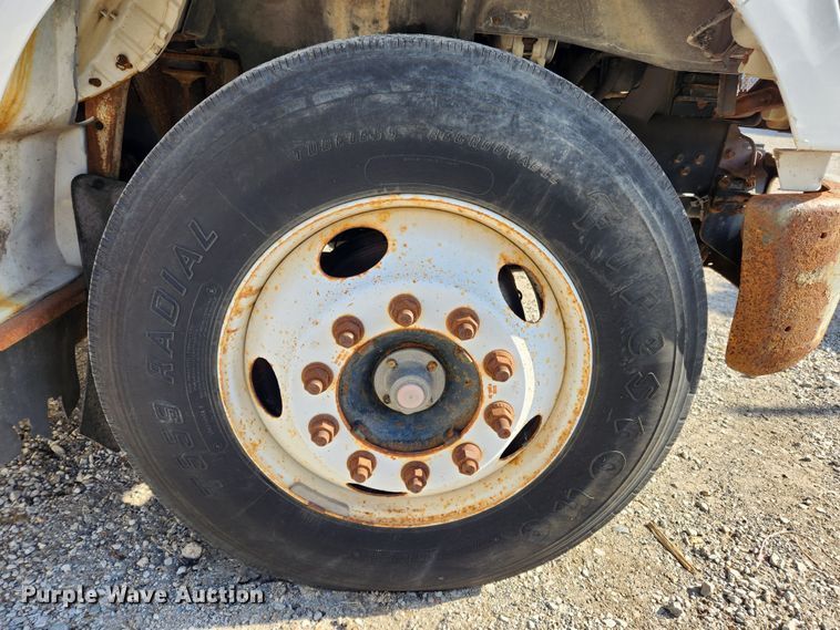 image for item JB9726 2004 Ford F650 Super Duty XL  flatbed truck