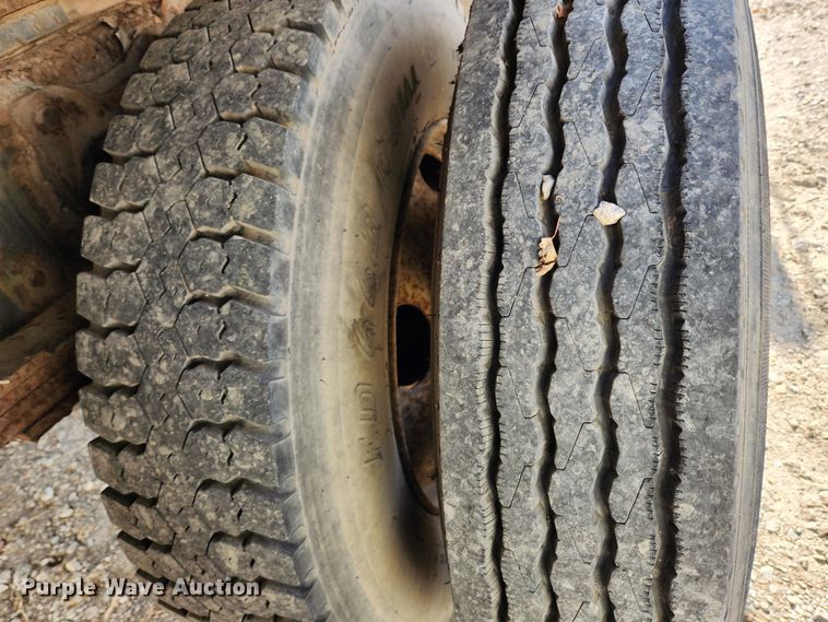 image for item JB9726 2004 Ford F650 Super Duty XL  flatbed truck