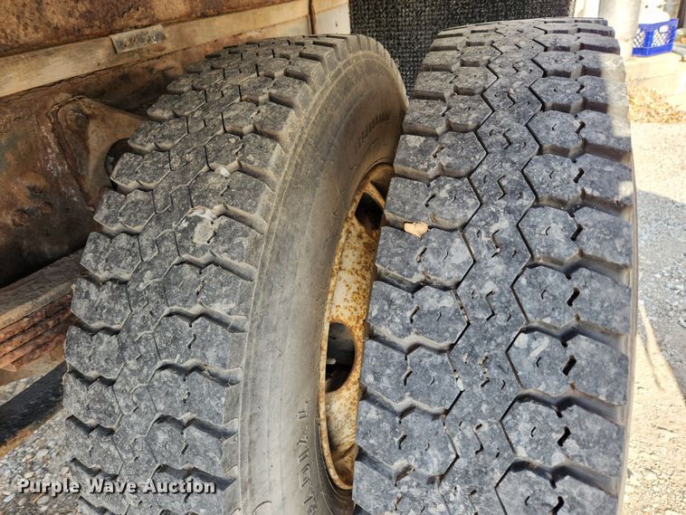 image for item JB9726 2004 Ford F650 Super Duty XL  flatbed truck