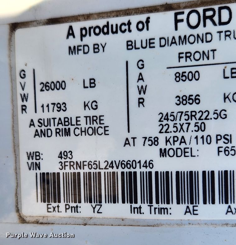 image for item JB9726 2004 Ford F650 Super Duty XL  flatbed truck