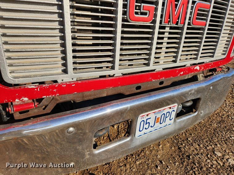 image for item JB9730 1990 GMC TopKick C6000  flatbed truck