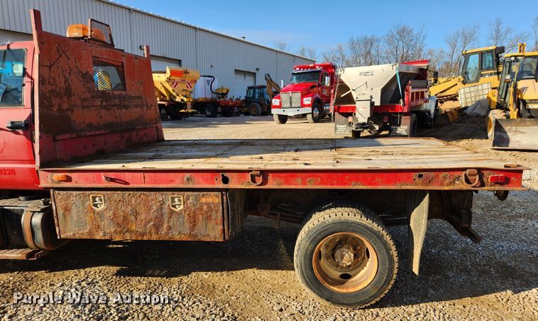 image for item JB9730 1990 GMC TopKick C6000  flatbed truck