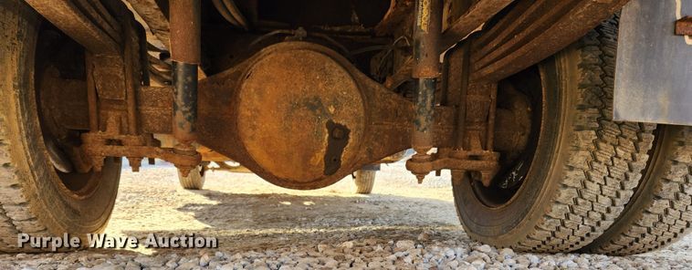 image for item JB9730 1990 GMC TopKick C6000  flatbed truck