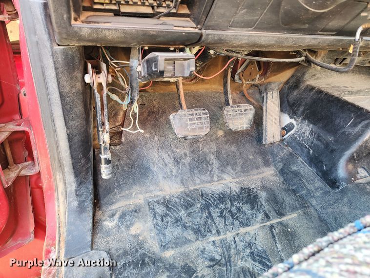 image for item JB9730 1990 GMC TopKick C6000  flatbed truck