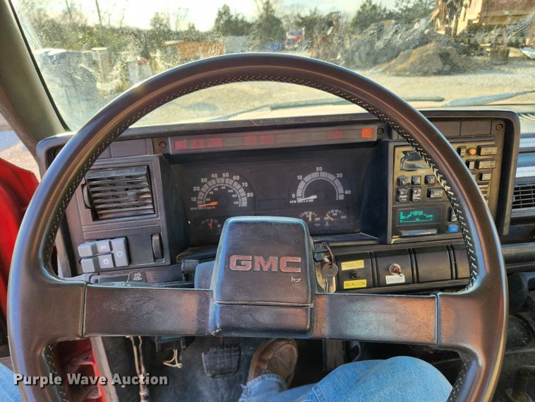 image for item JB9730 1990 GMC TopKick C6000  flatbed truck