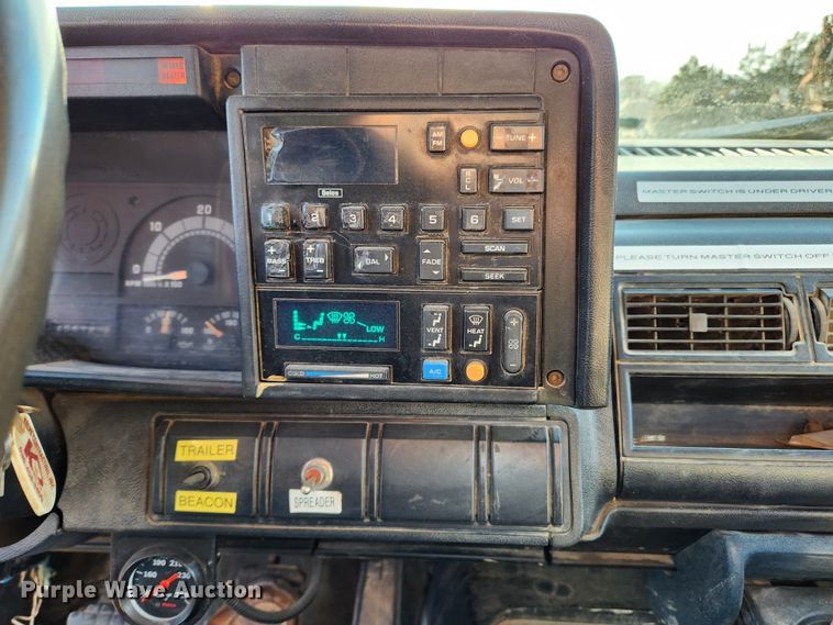 image for item JB9730 1990 GMC TopKick C6000  flatbed truck