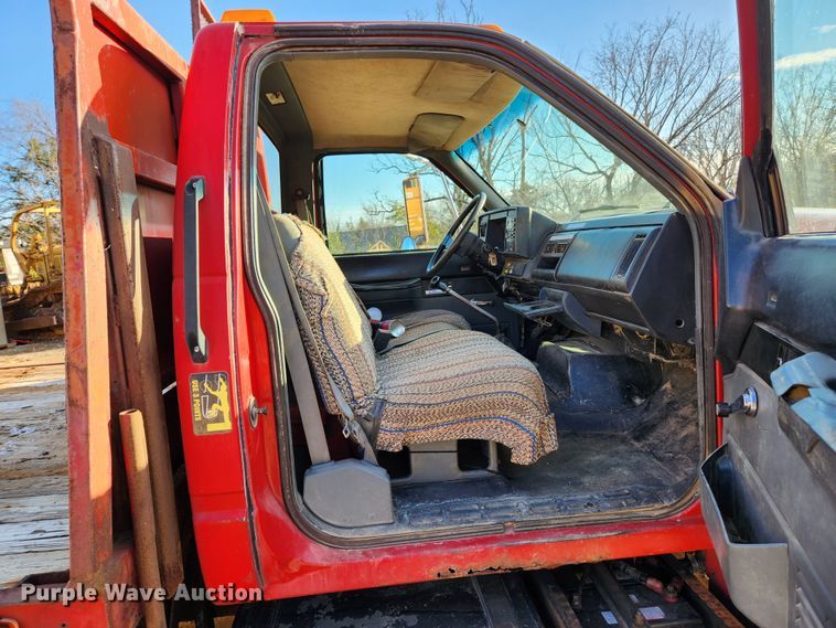 image for item JB9730 1990 GMC TopKick C6000  flatbed truck