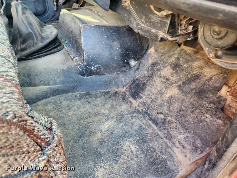 image for item JB9730 1990 GMC TopKick C6000  flatbed truck