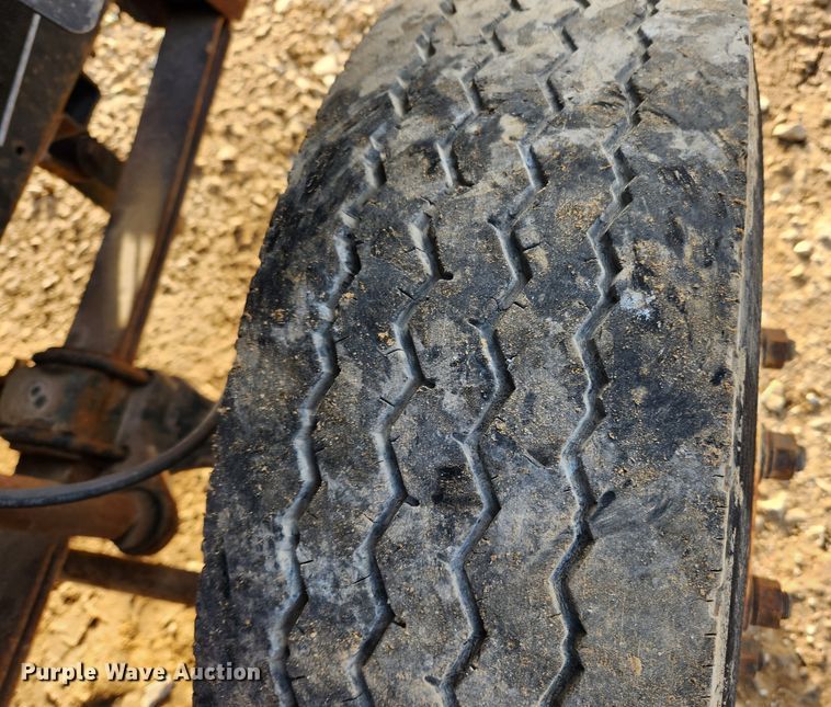 image for item JB9730 1990 GMC TopKick C6000  flatbed truck