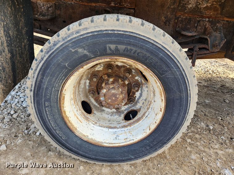 image for item JB9730 1990 GMC TopKick C6000  flatbed truck