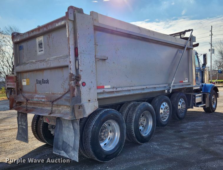 image for item JB9753 2007 Western Star 4900FA  dump truck