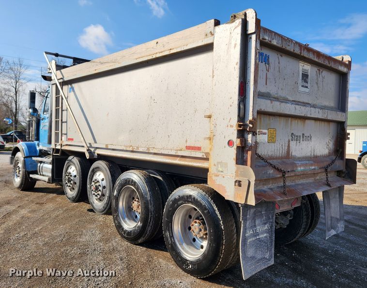 image for item JB9753 2007 Western Star 4900FA  dump truck