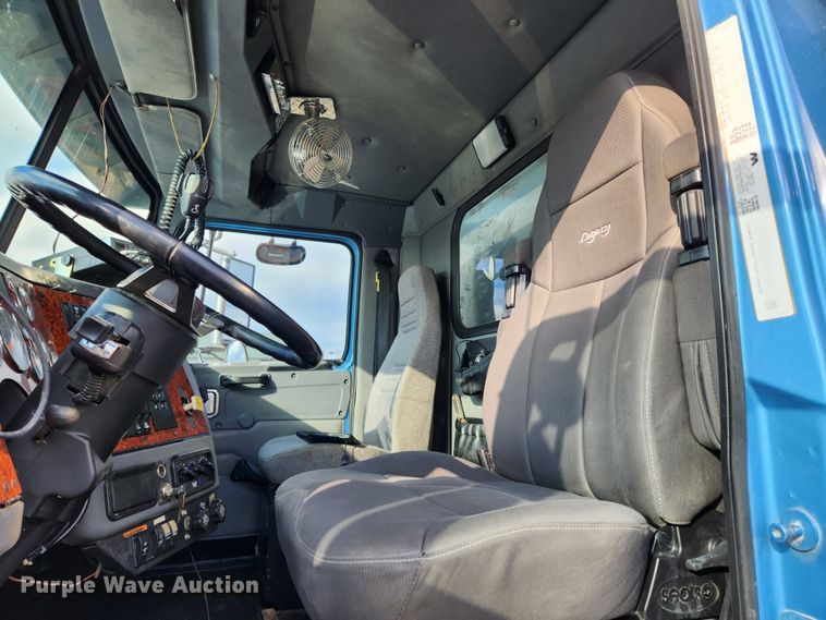 image for item JB9753 2007 Western Star 4900FA  dump truck