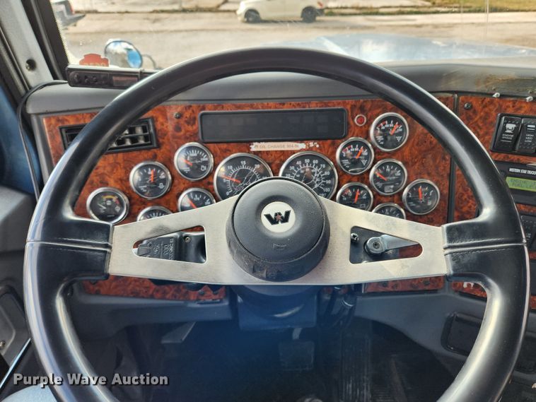 image for item JB9753 2007 Western Star 4900FA  dump truck