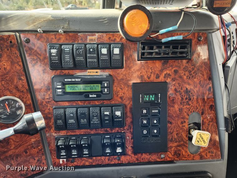 image for item JB9753 2007 Western Star 4900FA  dump truck