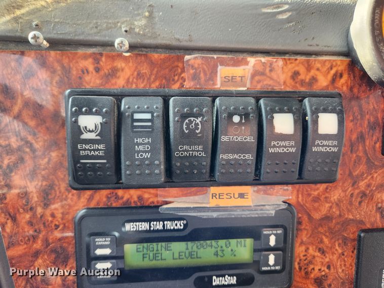 image for item JB9753 2007 Western Star 4900FA  dump truck