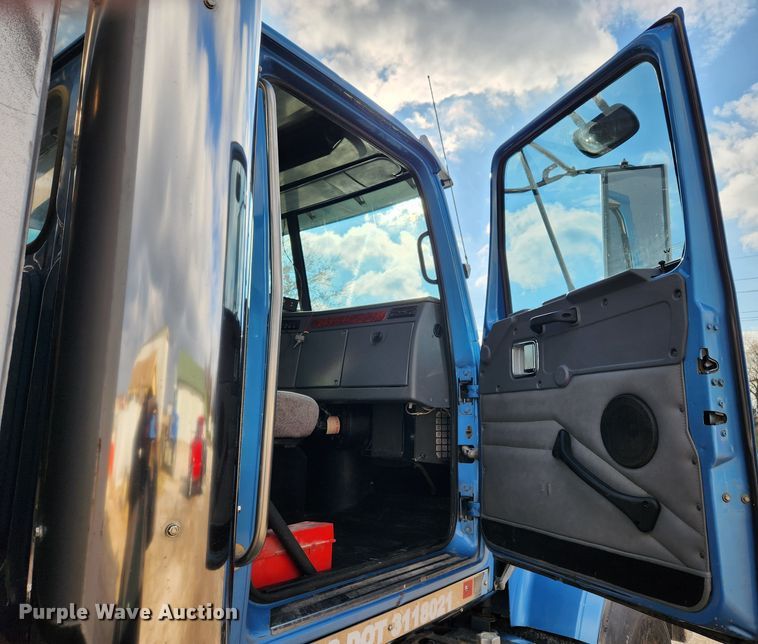 image for item JB9753 2007 Western Star 4900FA  dump truck