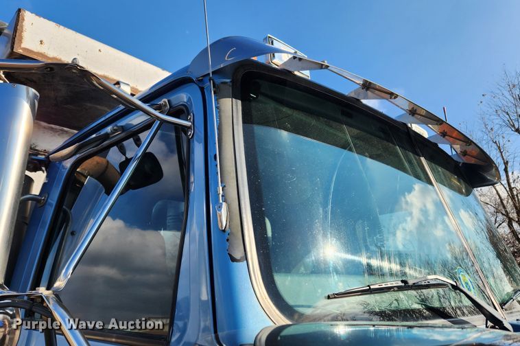 image for item JB9753 2007 Western Star 4900FA  dump truck