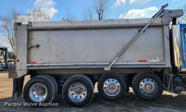 image for item JB9753 2007 Western Star 4900FA  dump truck