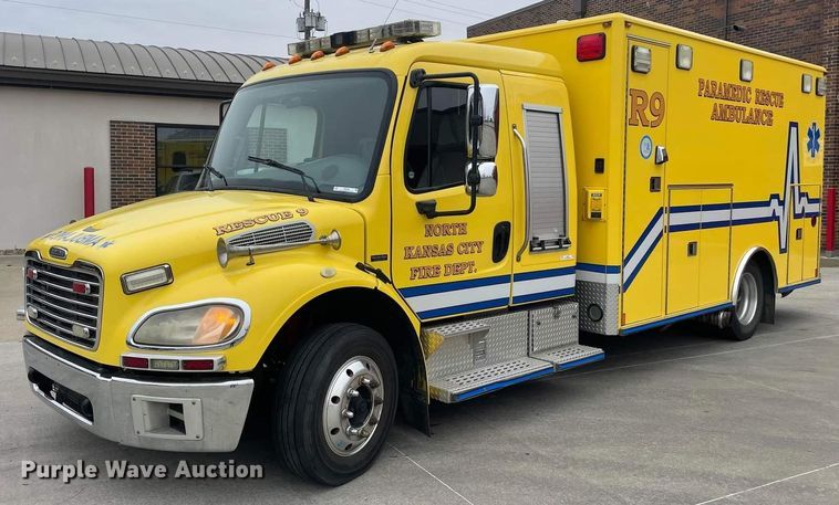 image for item JC9934 2007 Freightliner Business Class M2  ambulance